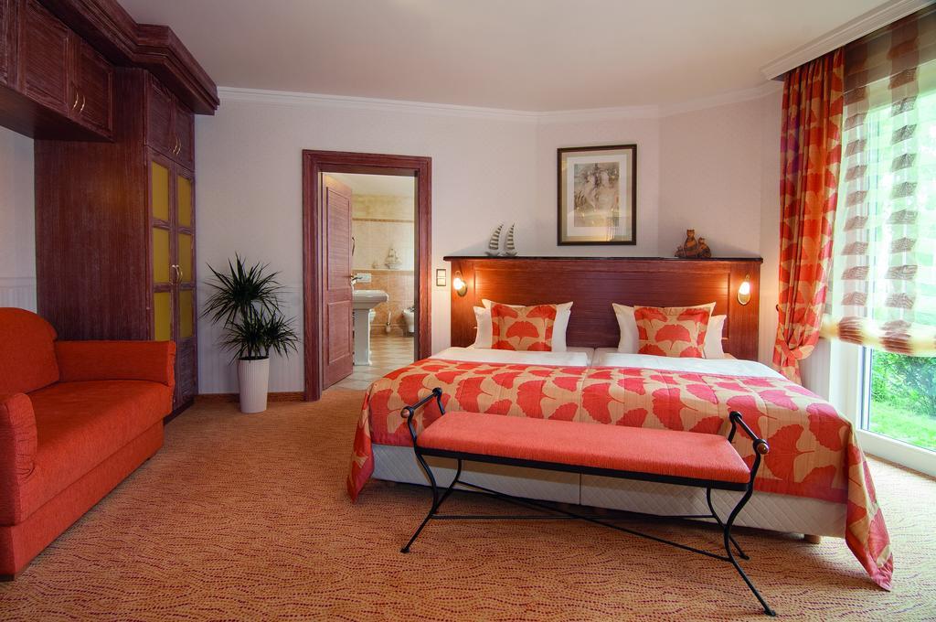 Hotel Blinkfueer Dierhagen Chambre photo