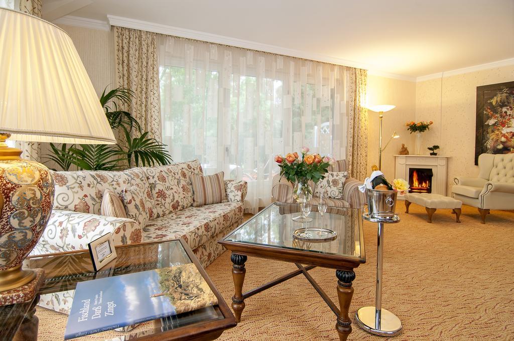 Hotel Blinkfueer Dierhagen Chambre photo